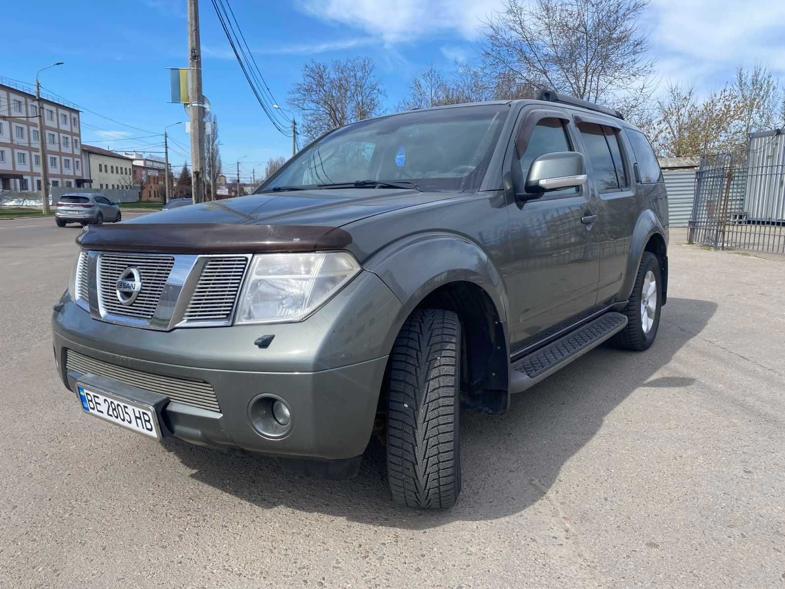 Nissan Pathfinder 2008 року 2,5 л./дизель