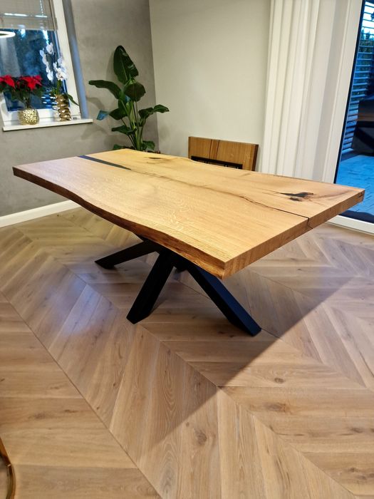 Stół dębowy do jadalni , monolit.