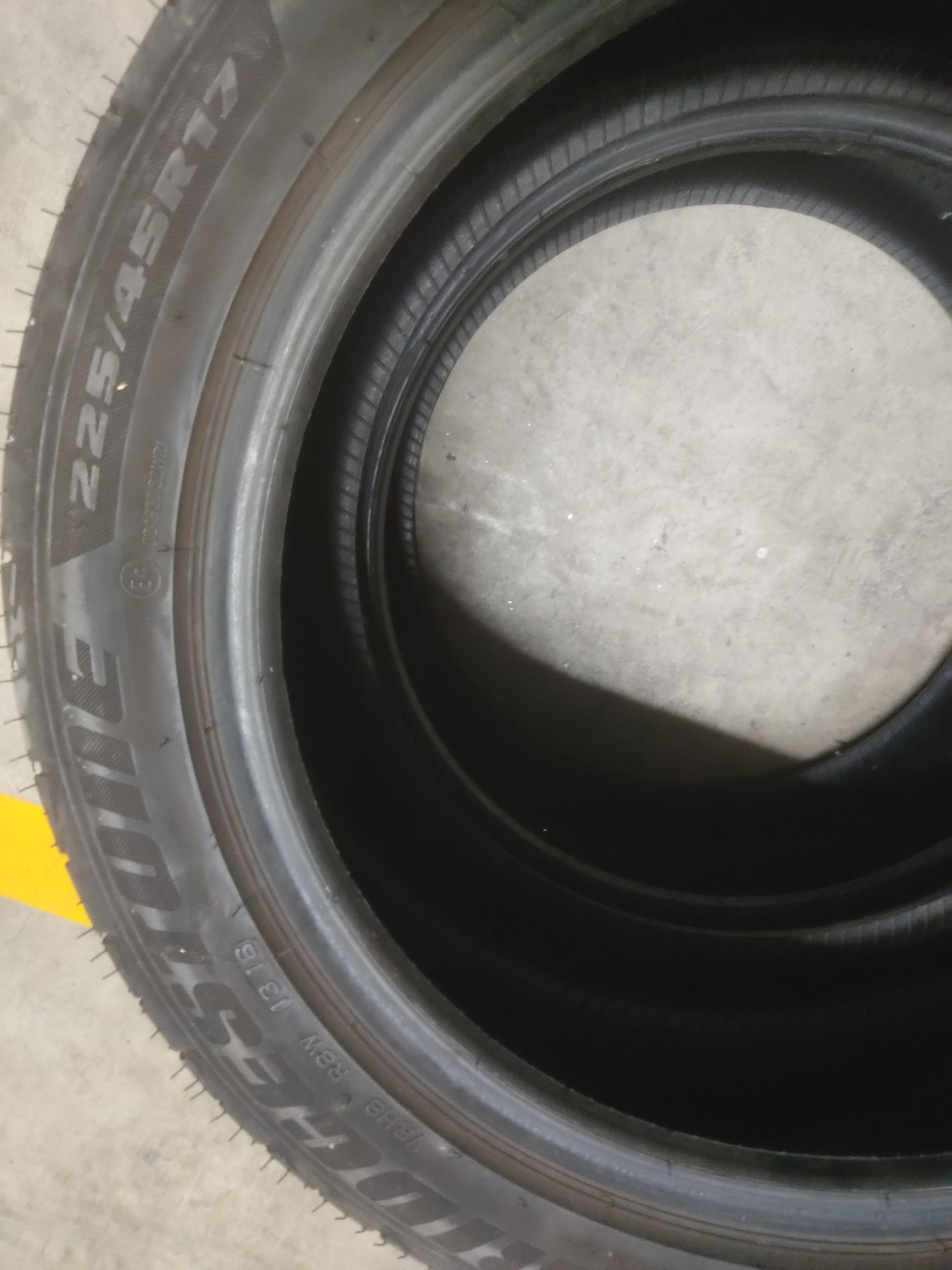 Pneus Bridgestone 225/45R17