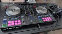 Kontroler DJ Traktor Kontrol S2 MK3 Native Instruments