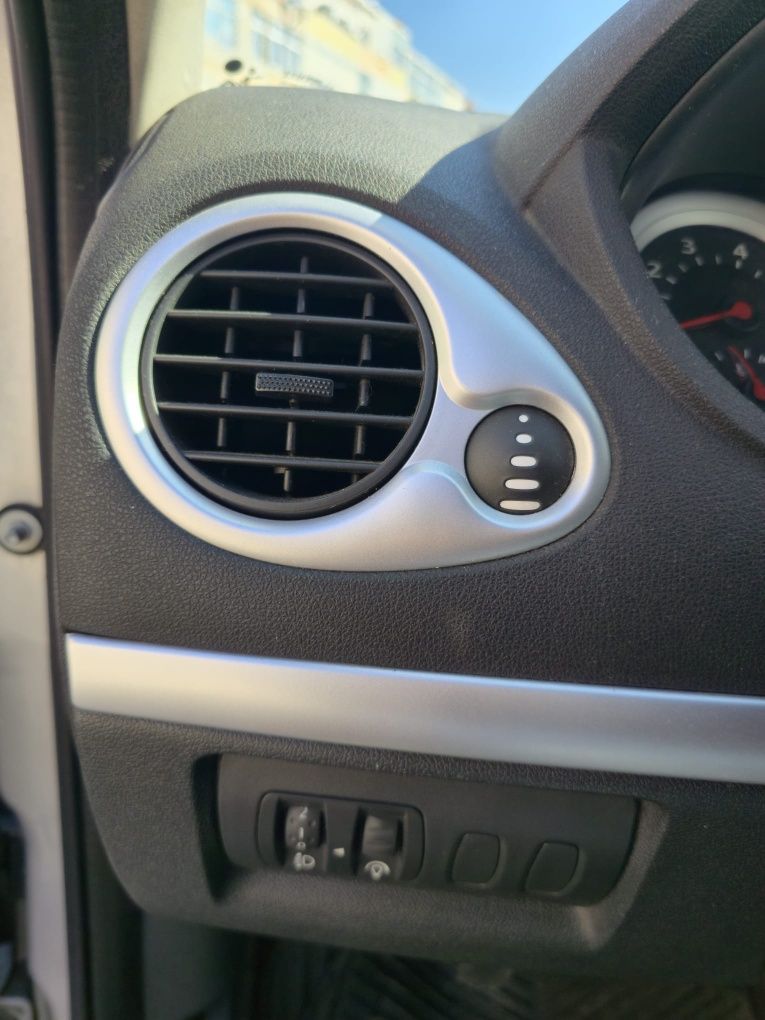 Renault Clio 1.2 gasolina 5 Lugares 2006
