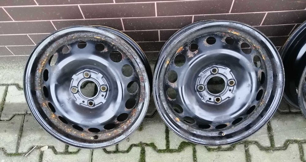Felga stalowa Renault Twingo III 15 cali ET38 przednia z wysyłką olx