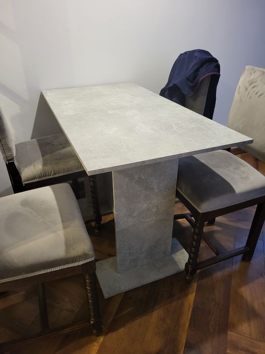 Stół do jadalni beton
