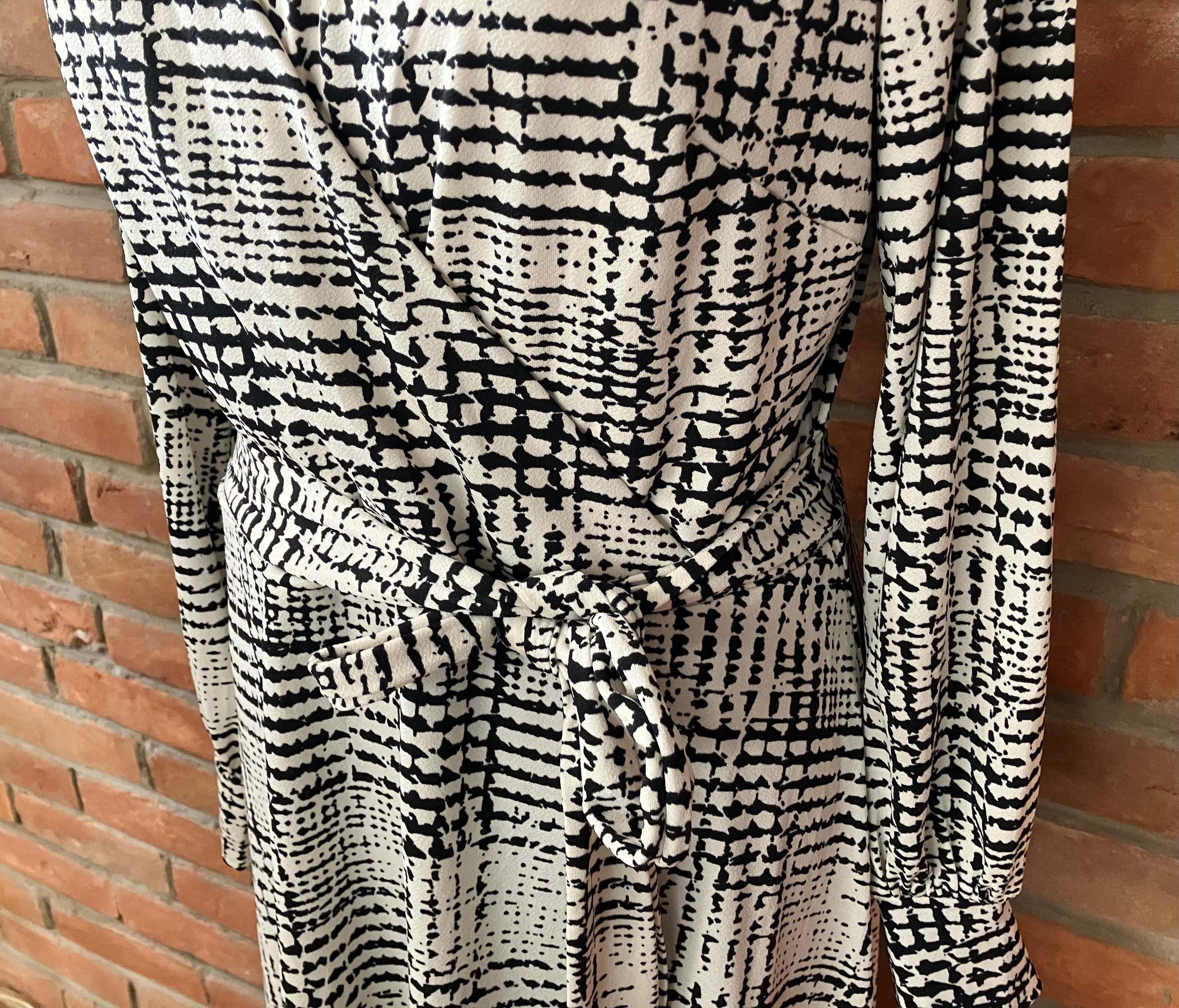 H&M sukienka biało czarna krata L