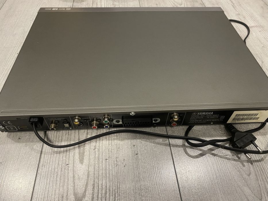 Yamaha  dvd - s557