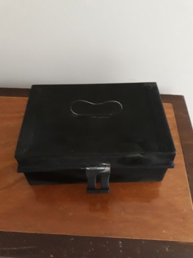 Cofre portátil centenário