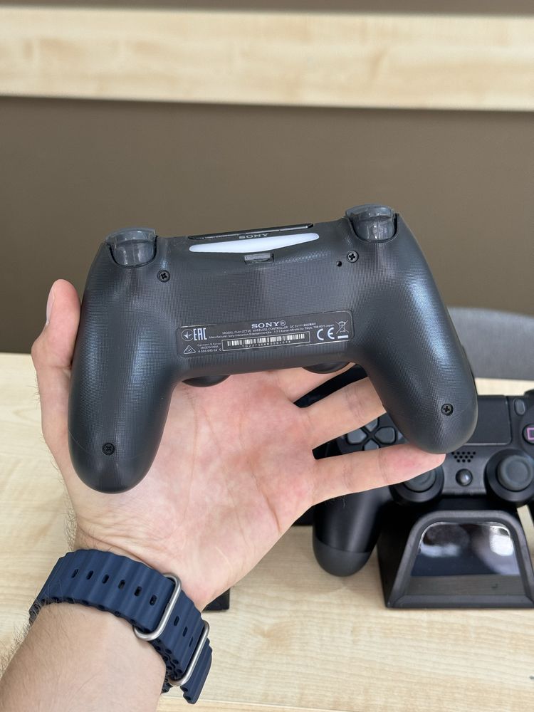 PS4 500 Gb Black + 2 джойстика + док станция, Play Station