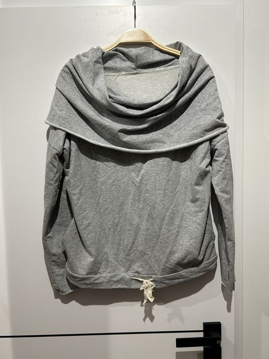 Włoska bluza z szalowym golfem