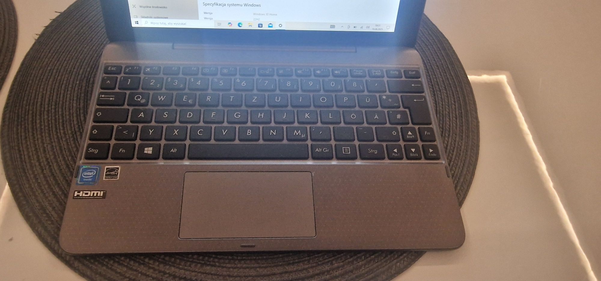 Asus Transformer Book  2w1 laptop tablet