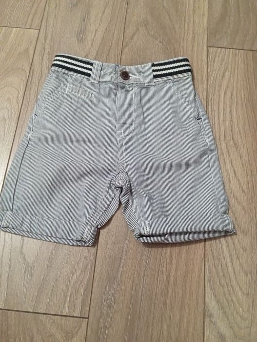 Spodenki w rozmiarze 92/98