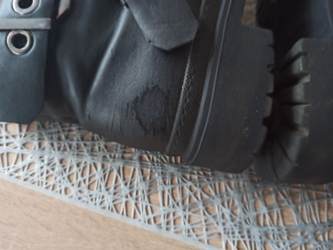 Czarne buty DeeZee rozm. 38