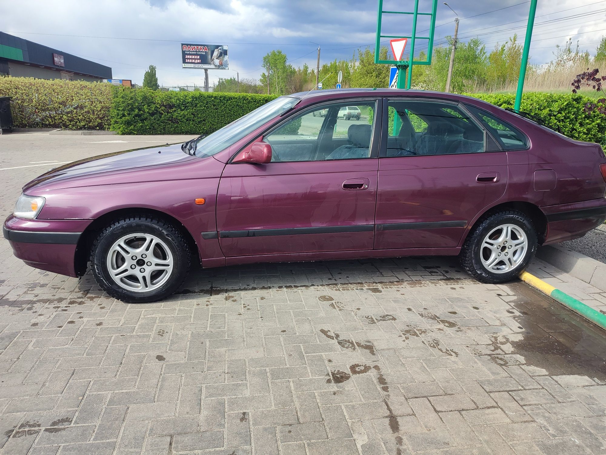 Toyota Carina E з кондиціонером