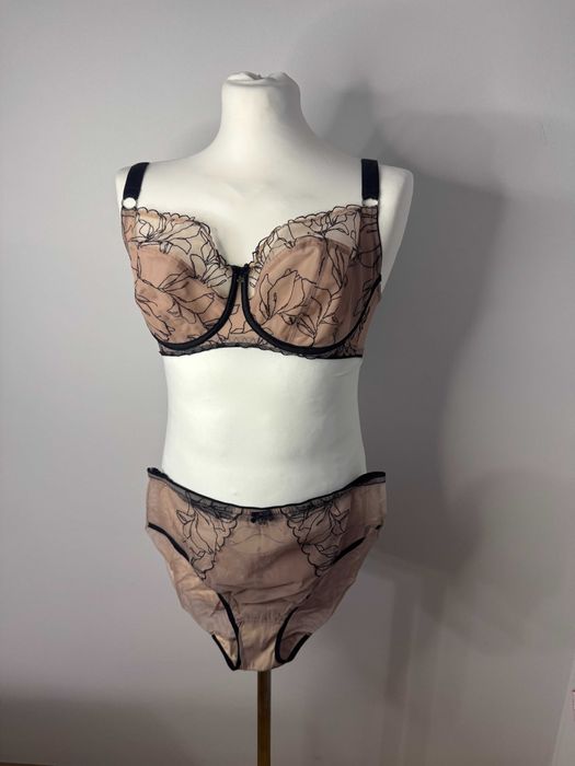 Czarny nude zestaw bielizny SAMANTA 80F fiszbiny miękki pełne figi XL