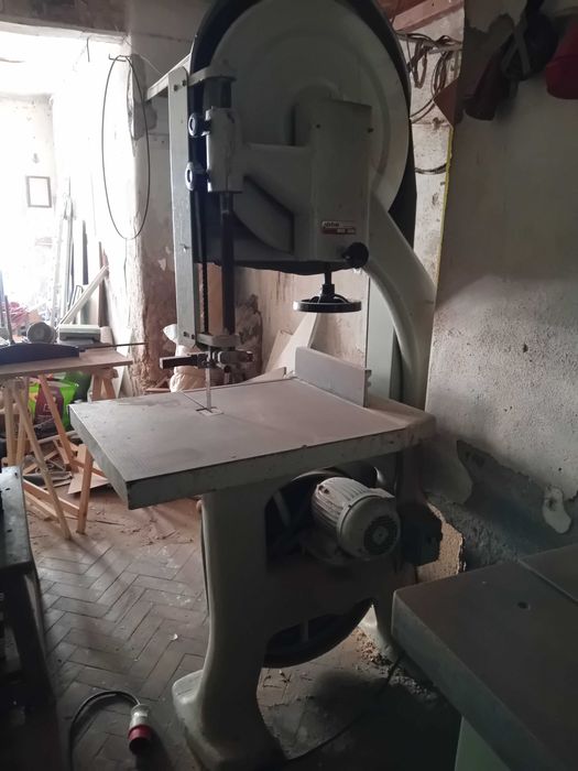 Vendo maquinas carpintaria são 8 maquinas 1 compressor 2 esmeril