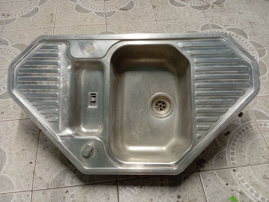 Umywalka ze stali nierdzewnej