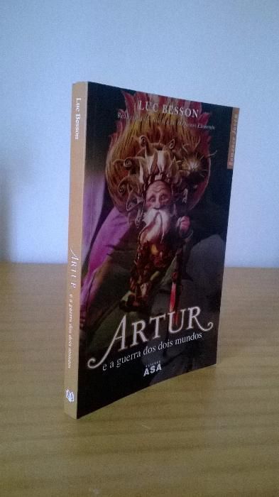Livro "Artur e a guerra dos dois mundos"