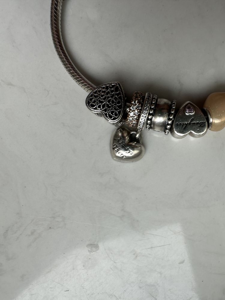 Zestaw bransoletek pandora