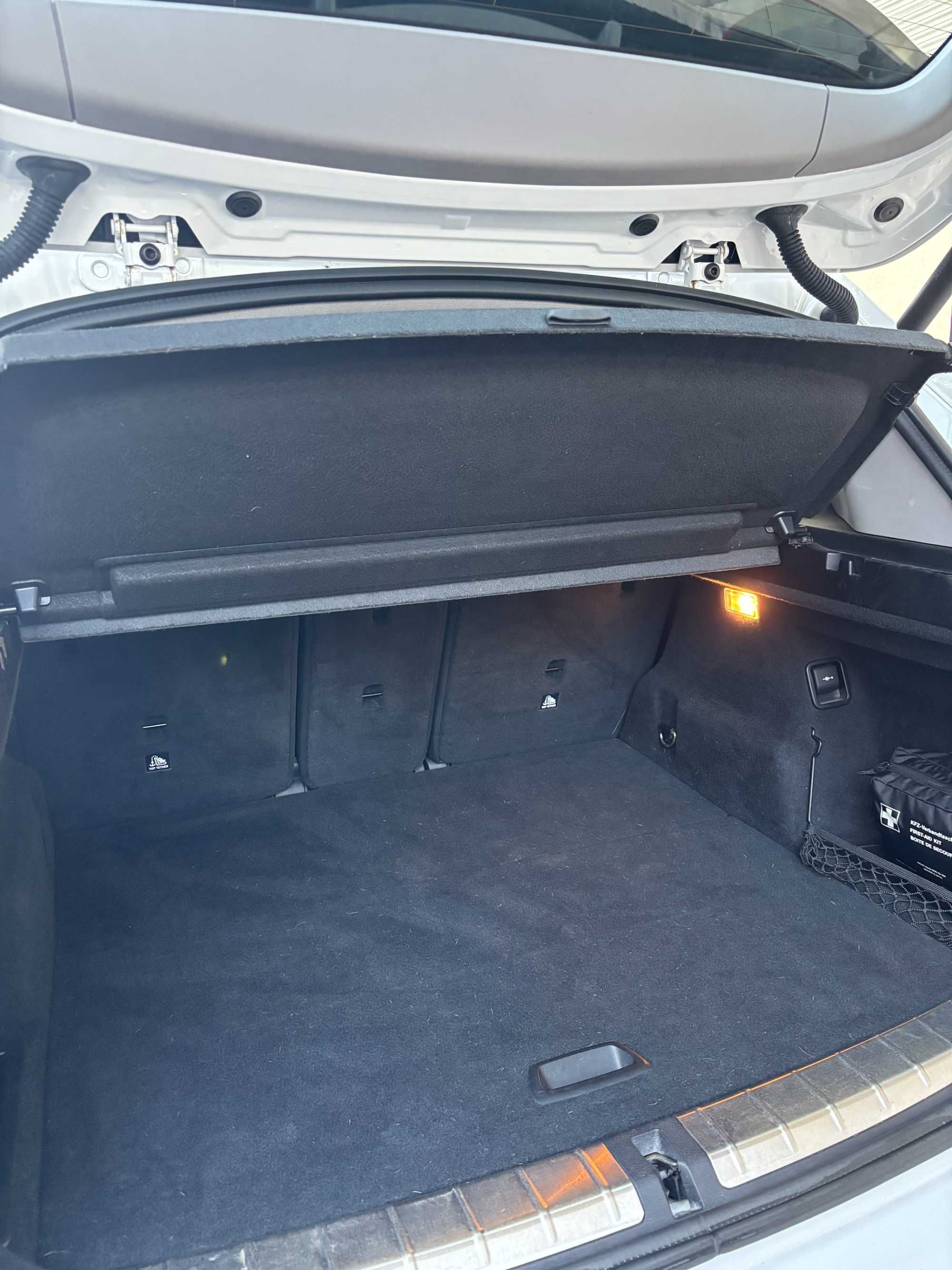 BMW, X1 sDrive16d branco de 2016 em perfeitas condicoes