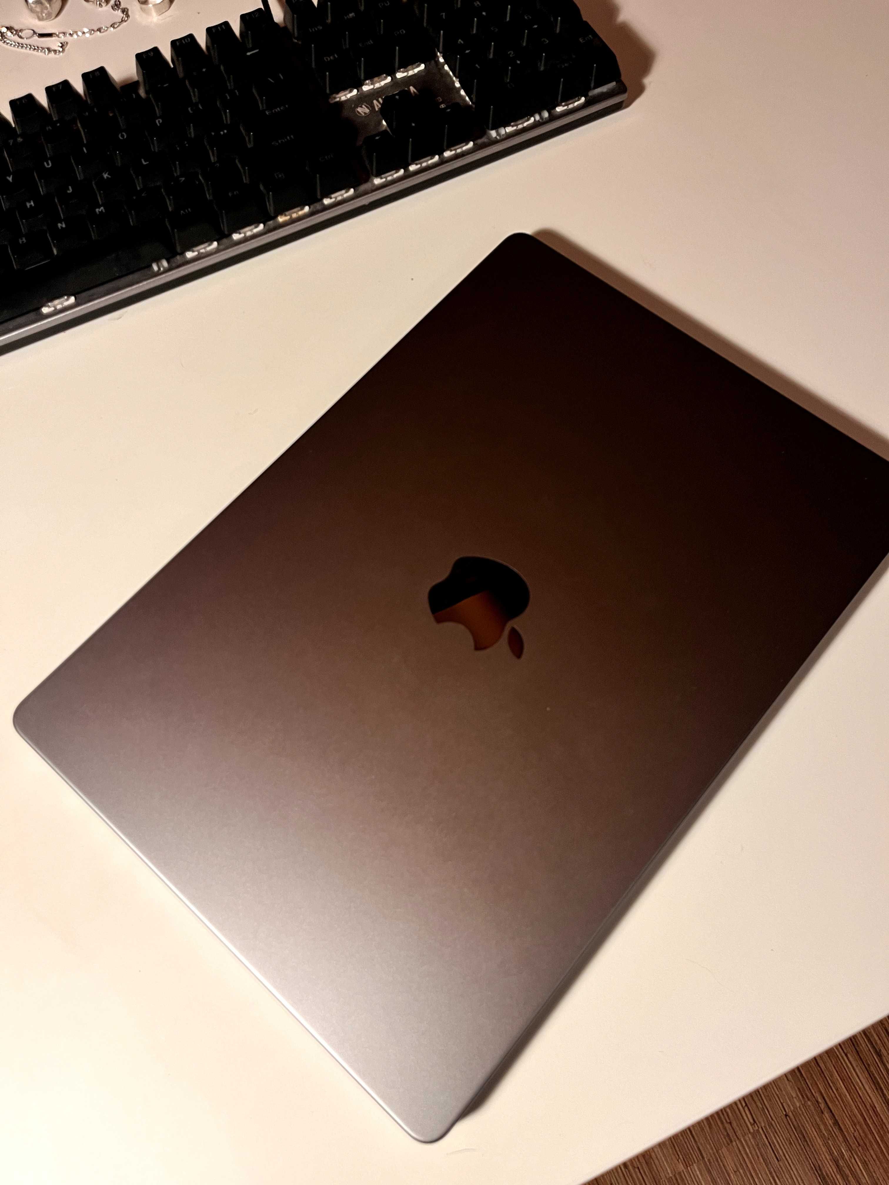 Macbook Pro M1 Pro 14"