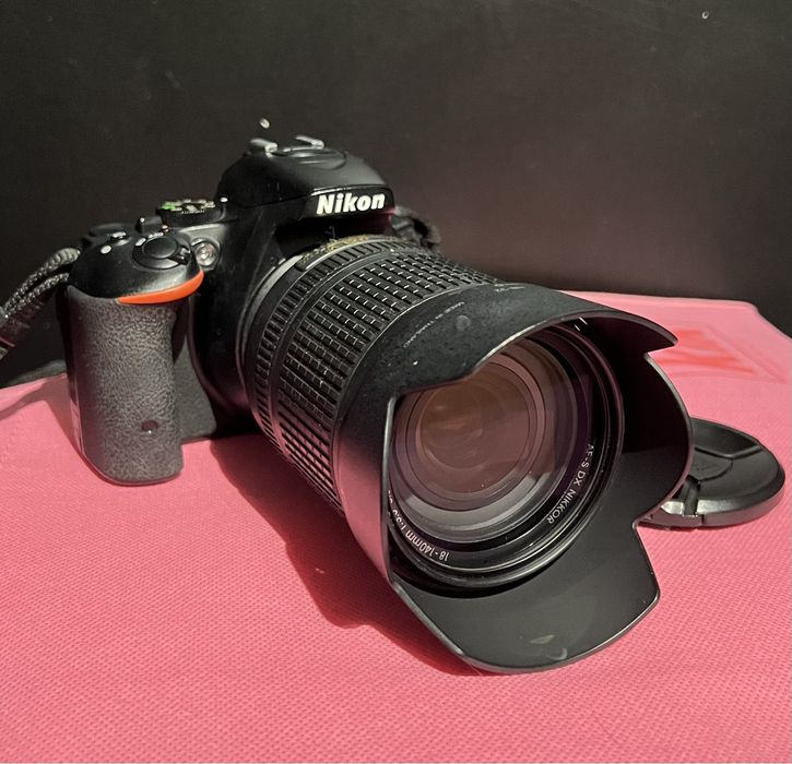 Lustrzanka NIKON D5500 + Obiektyw 18-140 mm VR