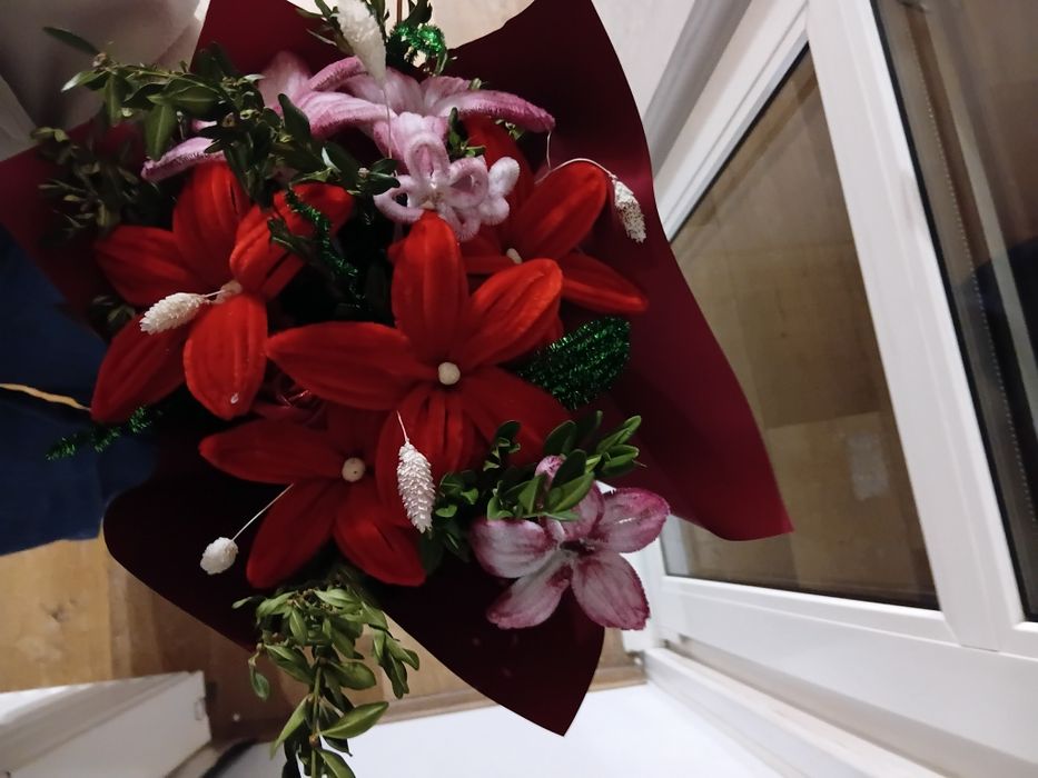 Букет из синельной проволки ручной работы