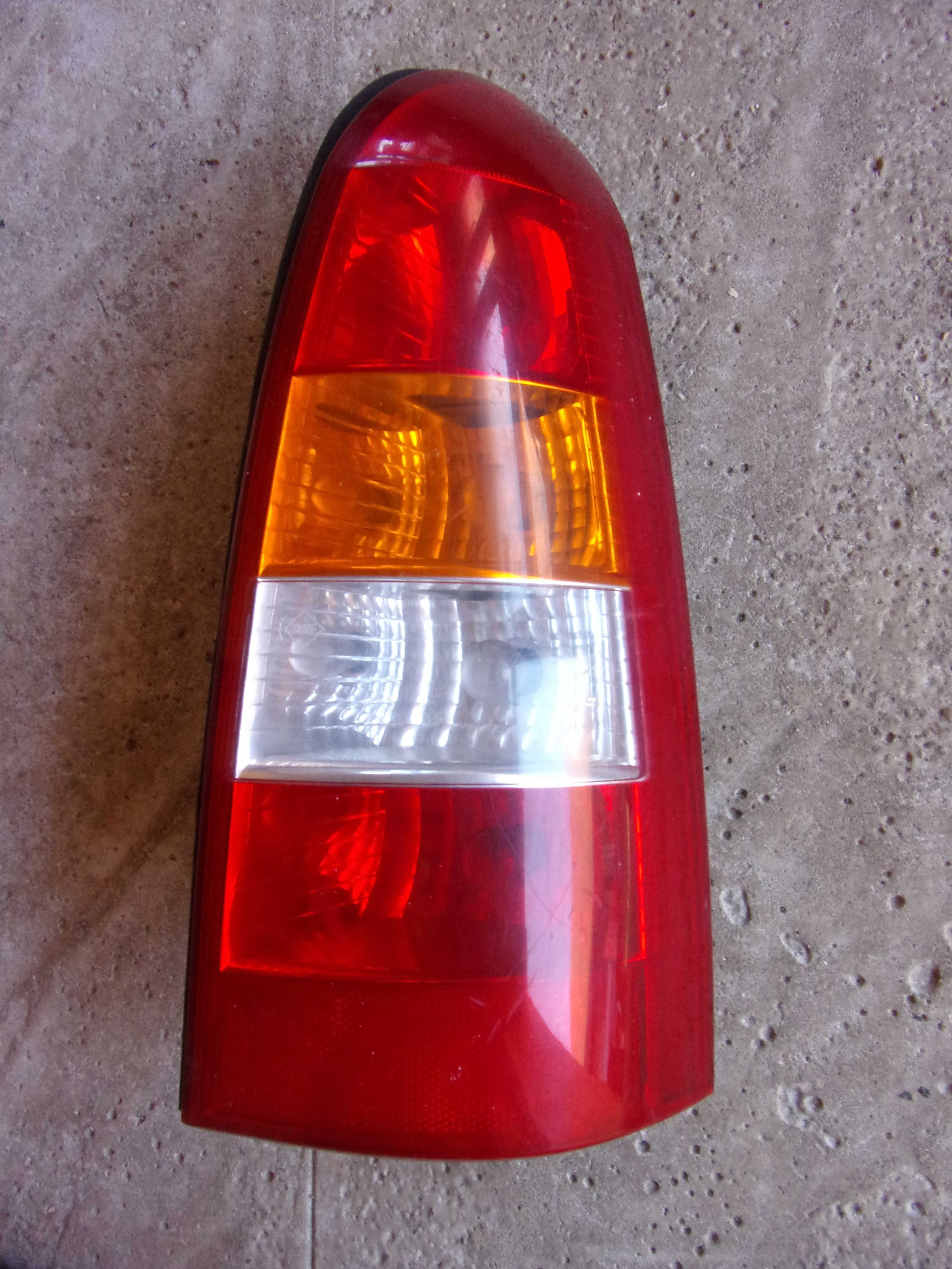 Lampa tylna prawa Opel Astra G Caravan 1.6 8V