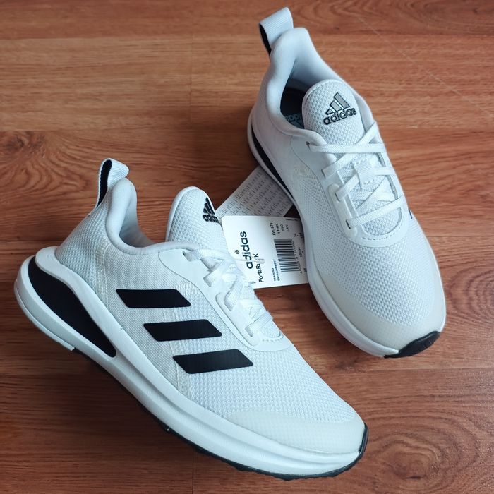 нові оригінальні Adidas р32 довжина устілки по факту 20.5см
ціна1150гр