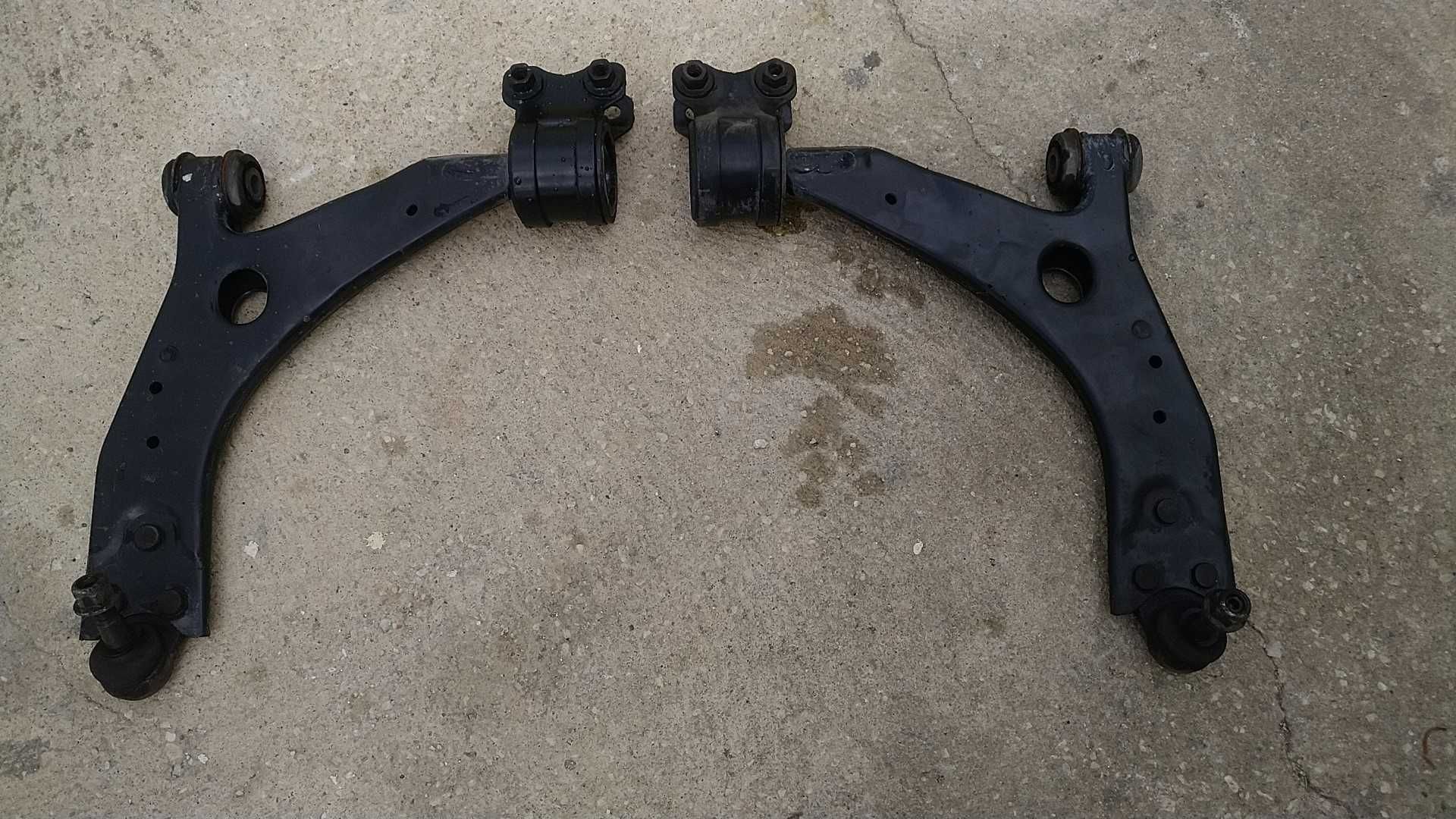 Braços de Suspensão Dianteiros Volvo S40II 2005 - 10 Euros