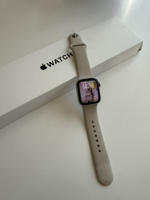 Apple Watch SE (2nd Gen) 40 mm