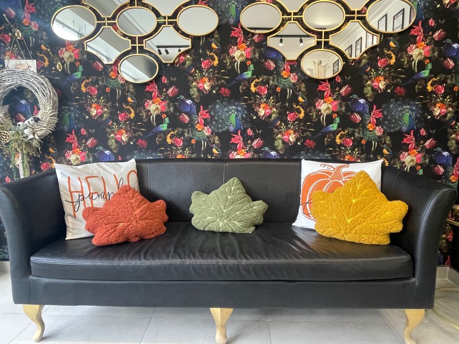 Sofa poczekalnia recepcja