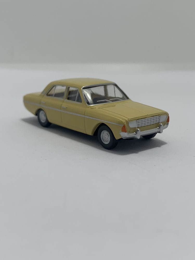 Ford Taunus P 5 da Herpa escala 1/87