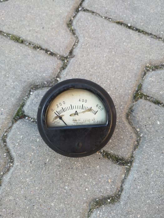 Stary amperomierz wyprzedaż garażowa narzędzia PRL kolekcja