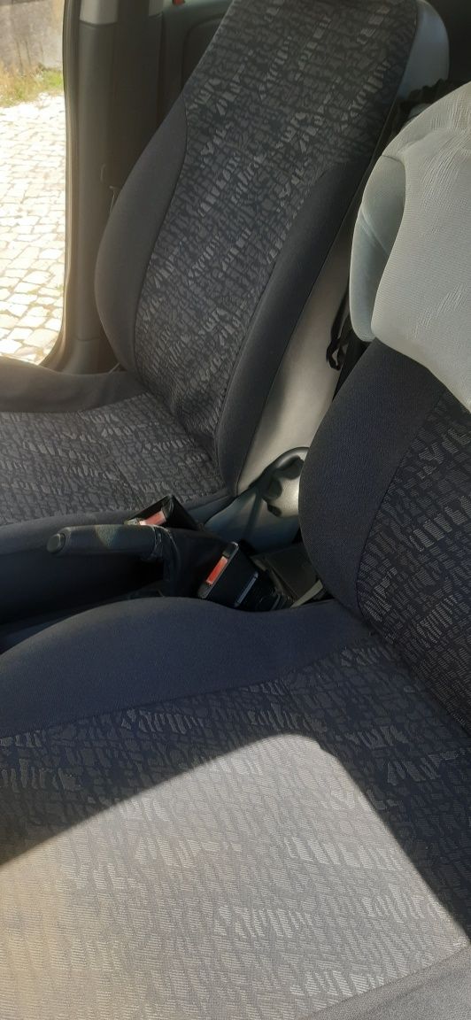 Opel corsa em ótimo estado.