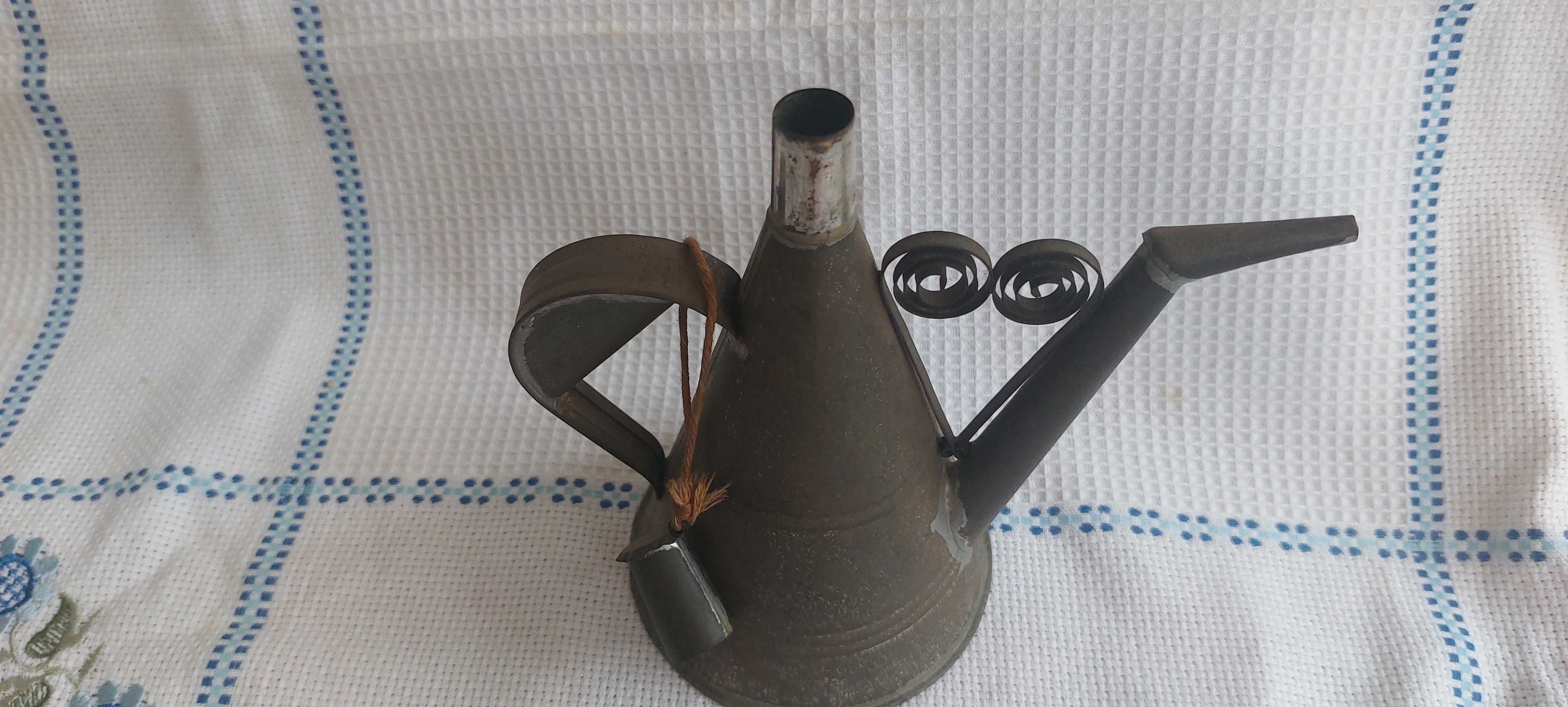Almotolia antiga folha de flandres, completa