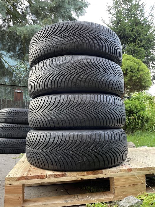 4x MICHELIN Alpin 5 215/65R17 99H