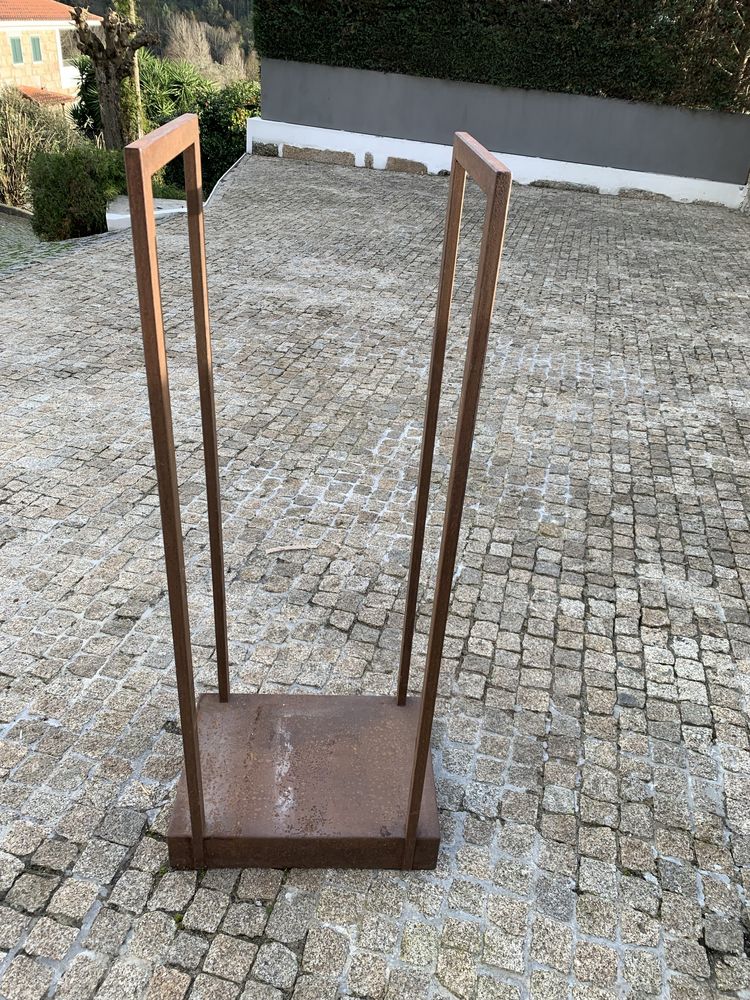 Armazenador de lenha em casa boa capacidade
