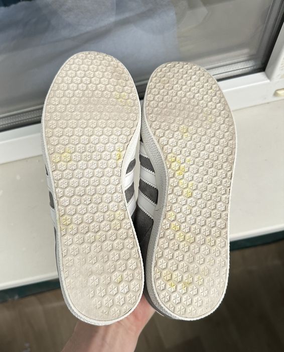 Оригінальні кросівки adidas Gazelle samba 40-40,5 розмір 25,5 см