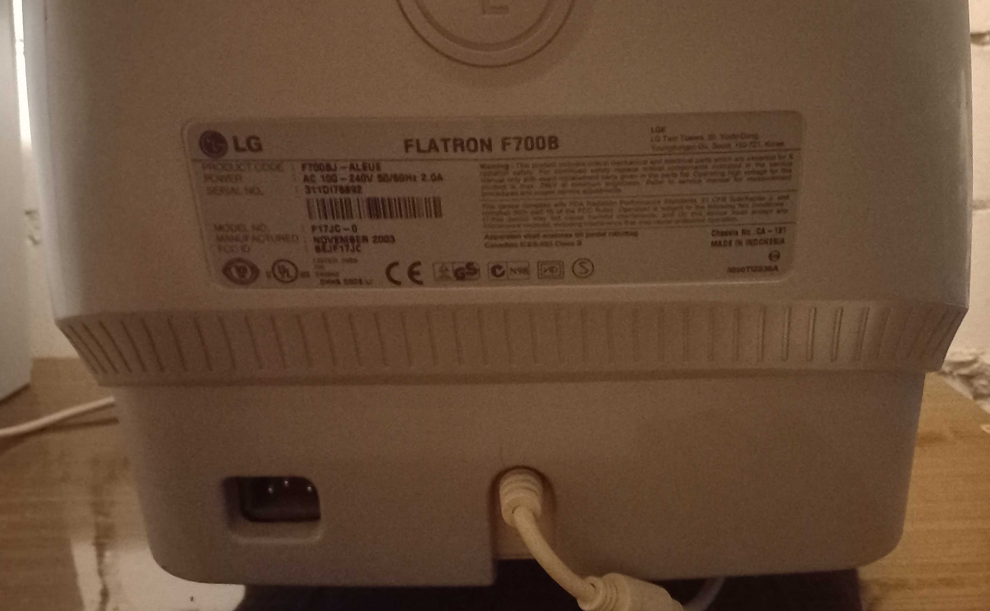 Monitor LG Flatron F 700 B, 17 cali