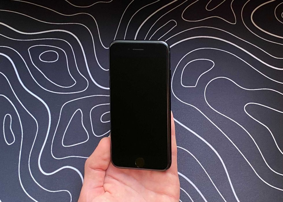 Почти новый - iPhone SE 2022 - 64 гб - 85% АКБ - MIDNIGHT - NEVERLOCK