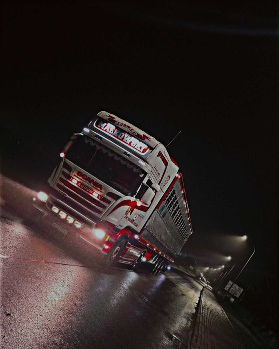 Transport zwierząt, siana / słomy, materiałów budowlanych