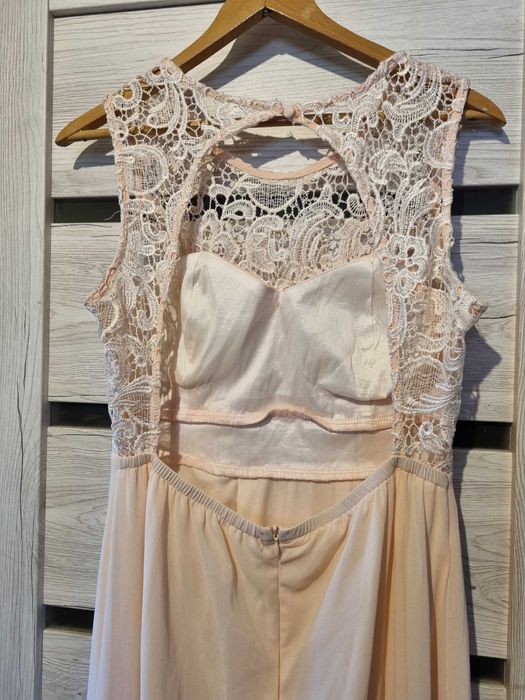 Sukienka dluga bez pleców