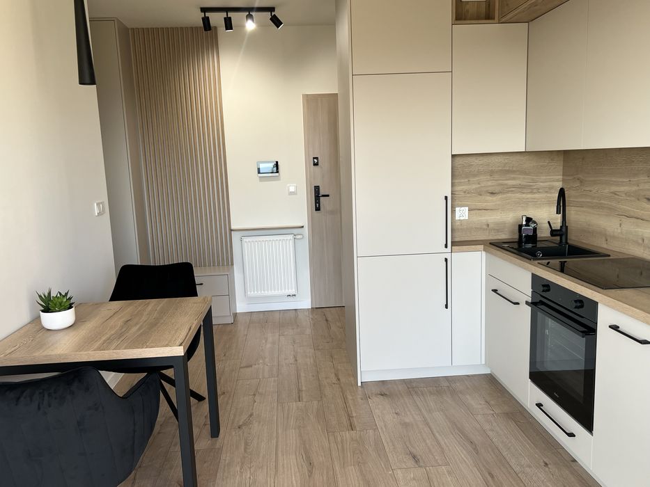 Wynajme nowoczesne widokowe mieszkanie. Miejsce postojowe + balkon!