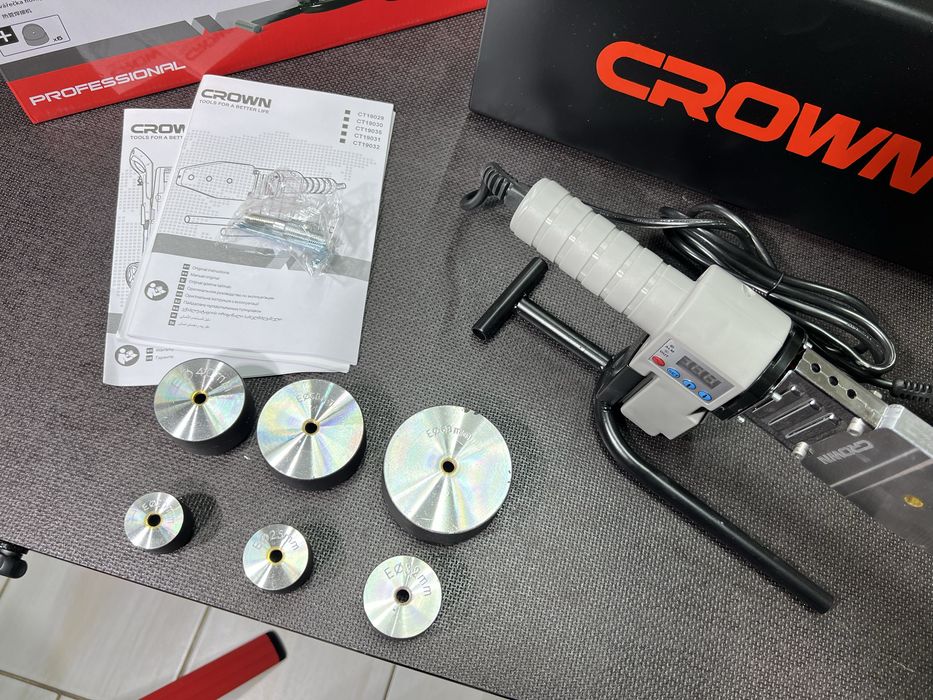 Паяльник для труб CROWN CT19032MC Дисплей 800 Вт 20-63 мм