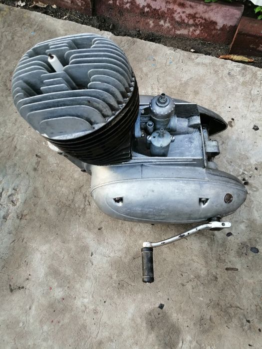 Двигатель одноцилиндровый "ЯВа - 250