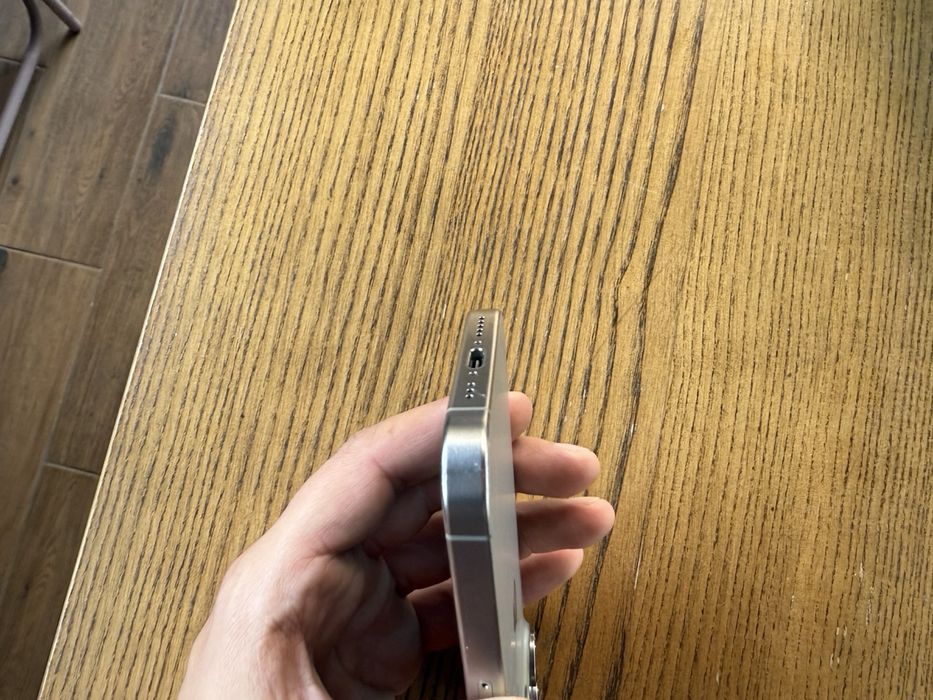 Продам iPhone 15 Pro 128ГБ