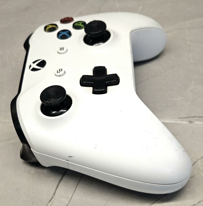 Pad Xbox One z akumulatorem xbox