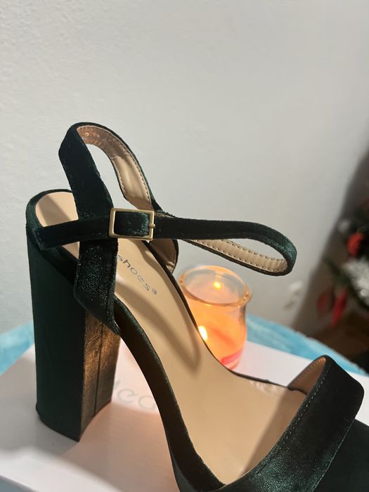 Sandalia Verde de Salto