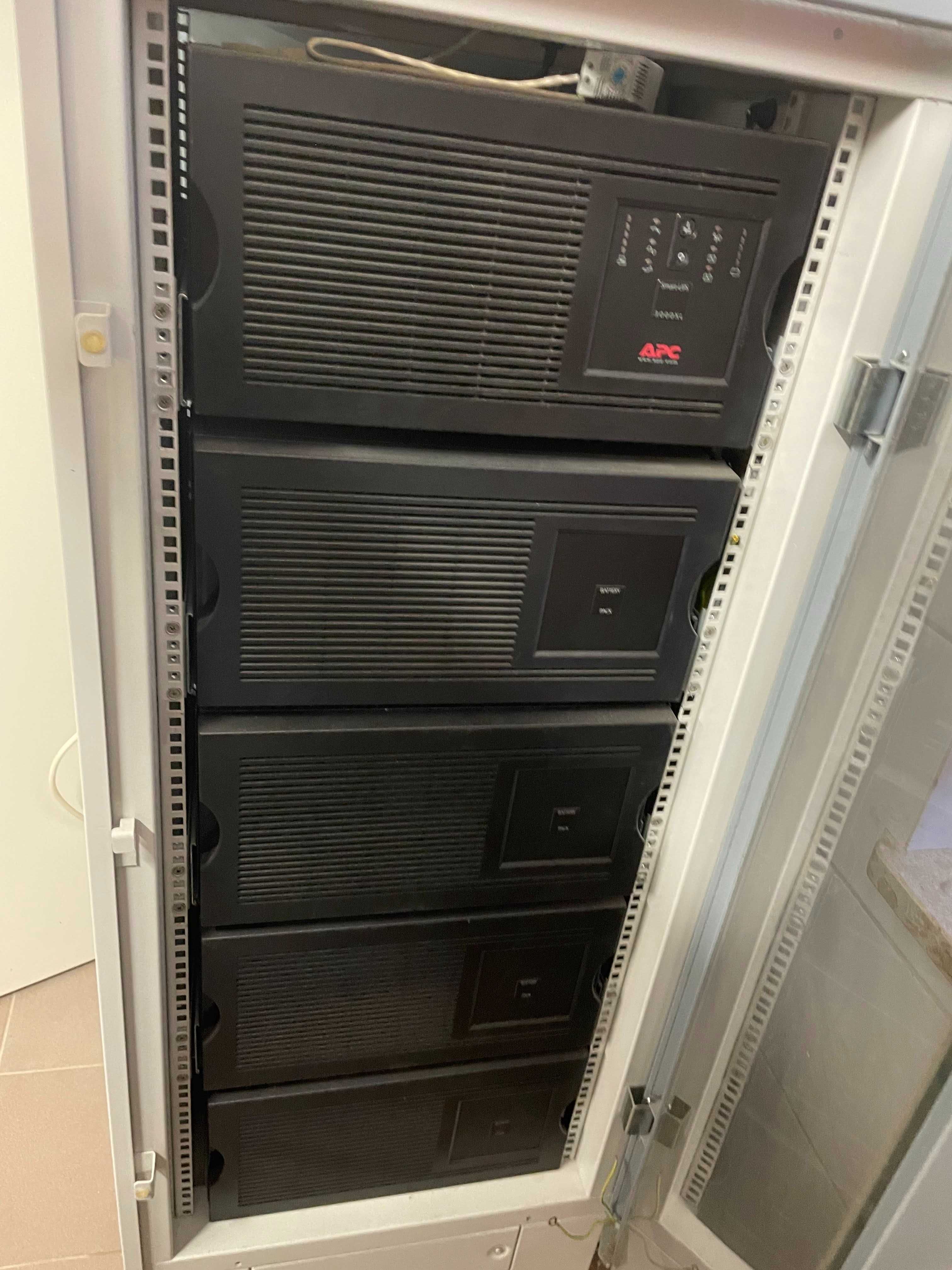 APC Smart-UPS 3000XL +  dodatkowe kieszenie + szafa rac