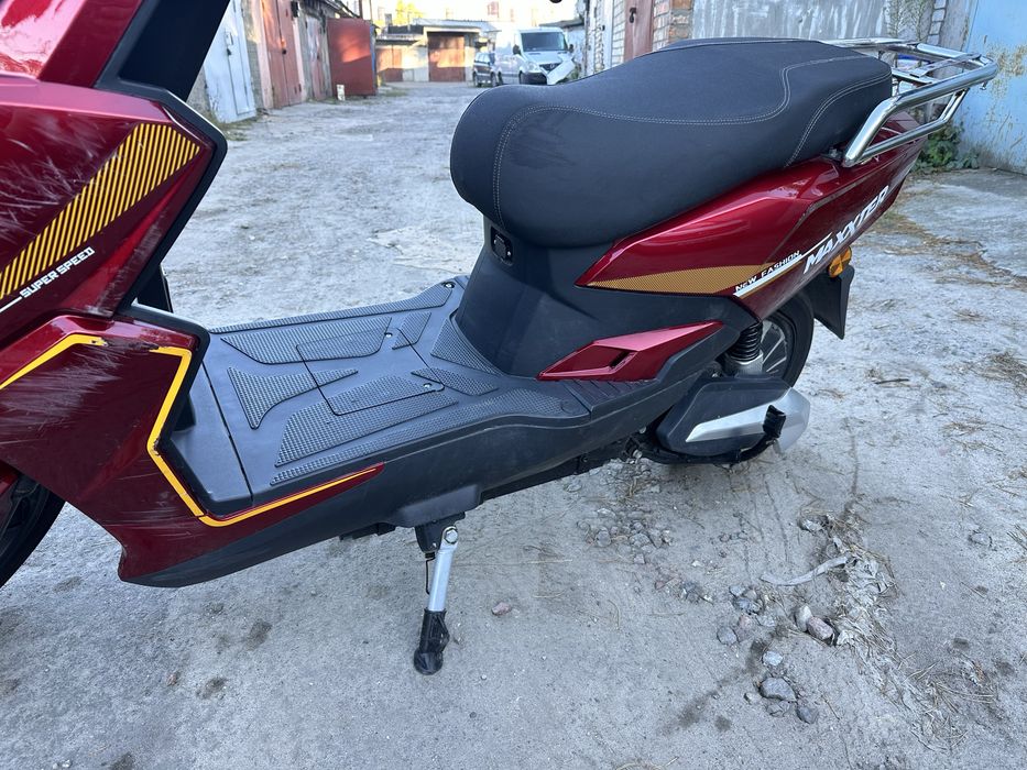 Електро скутер MAXXTER LEON 250