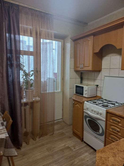 1ком.кв Пл.Б.Хмельницкого 900грн доба